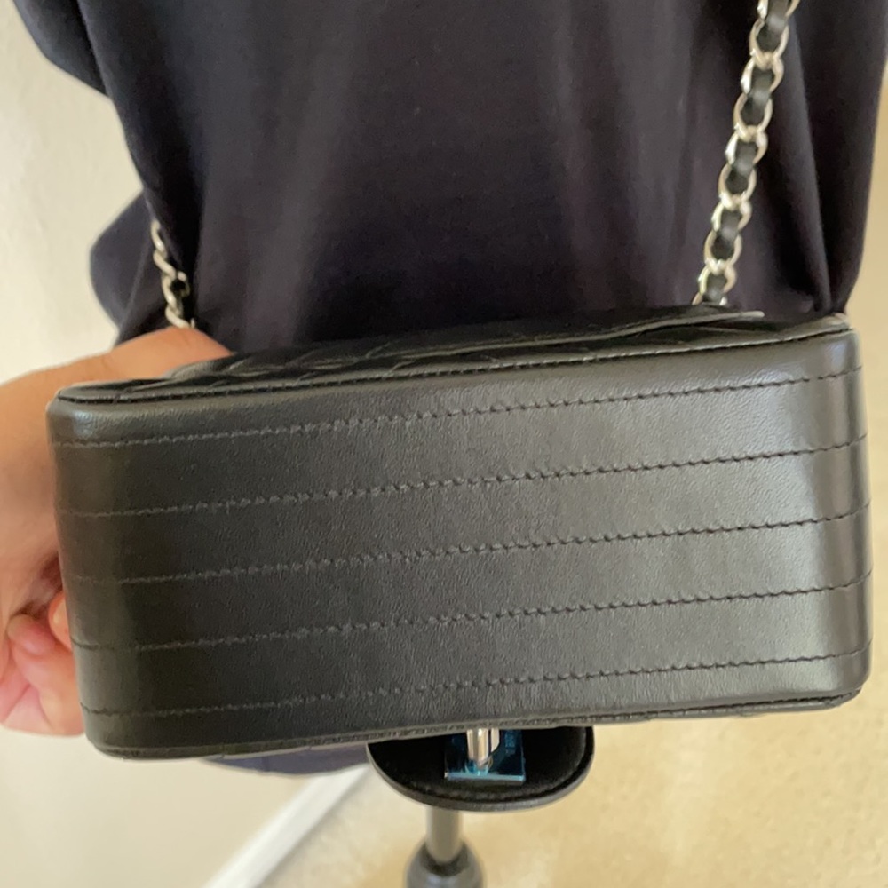 Rare CHANEL mini square chevron black lambskin bag - Picture 7 of 13